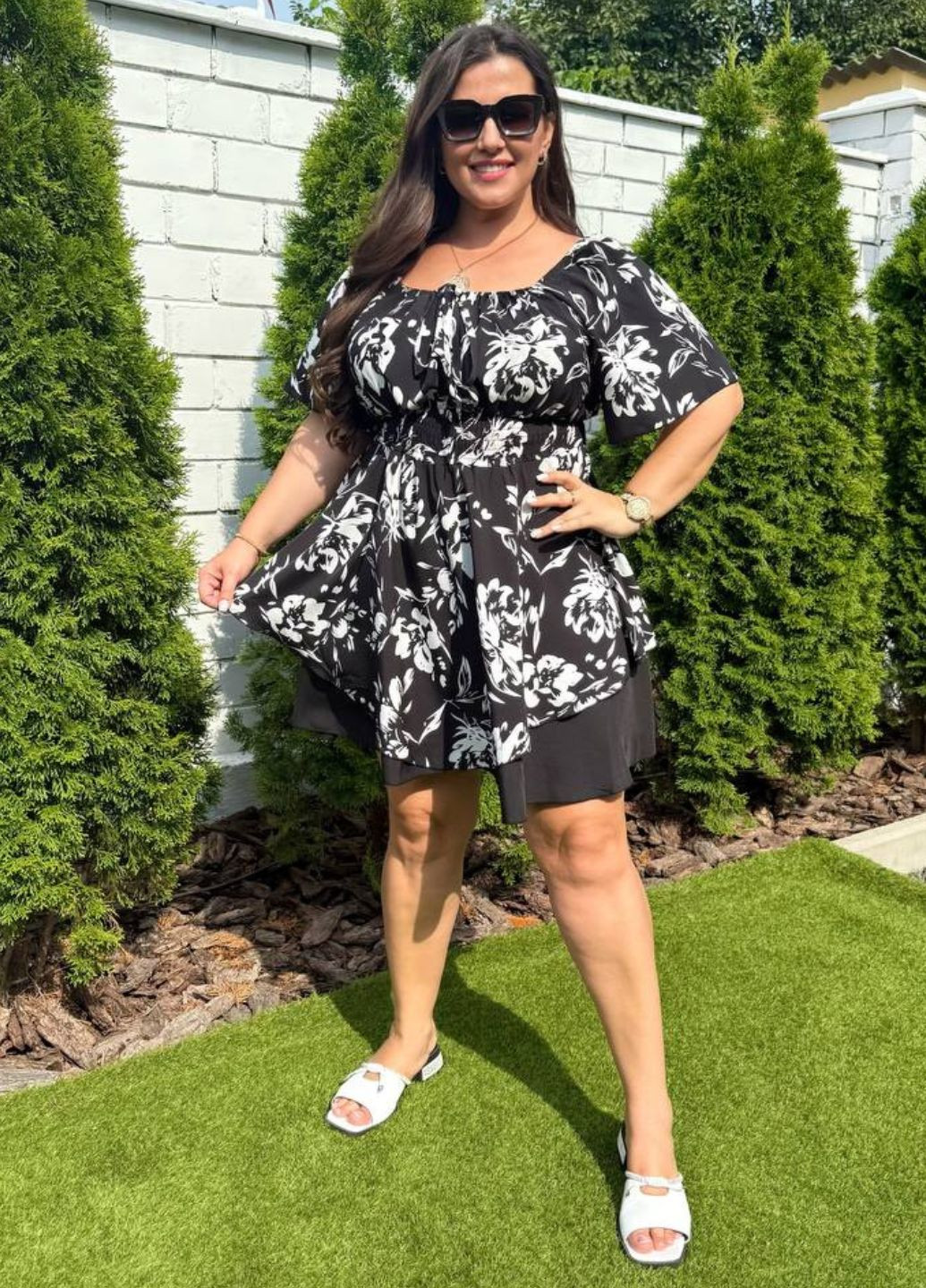 Изысканный легкий летний комбинезон шорты с цветочным узором и имитацией юбки. Tik-Tak комбинезон-шорты цветочный чёрный повседневный софт