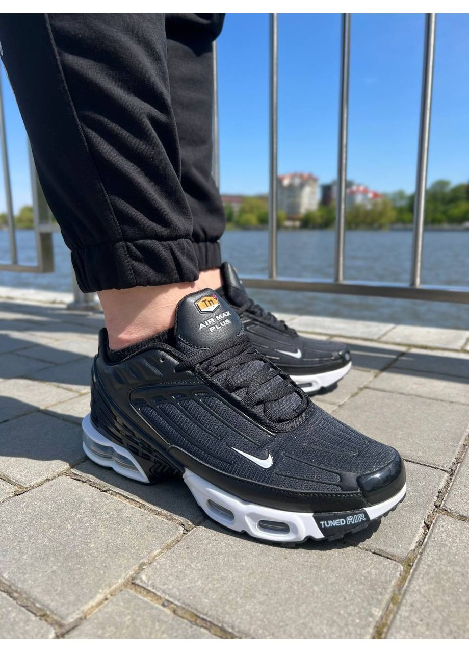 Черные демисезонные кроссовки мужские nike air max plus 3 black найк аир макс плюс черные No Brand