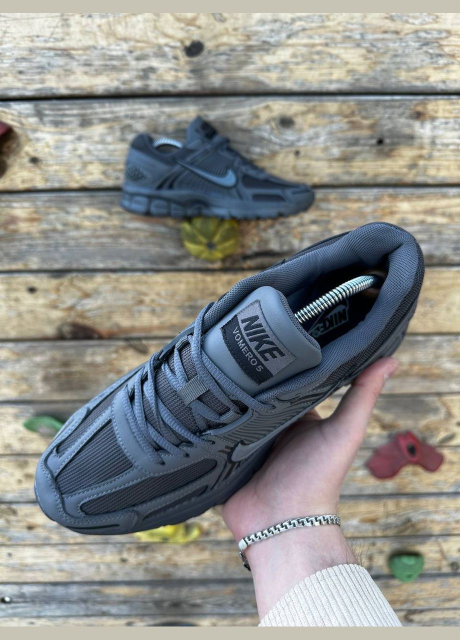 Сірі всесезон легкі кросівки No Brand