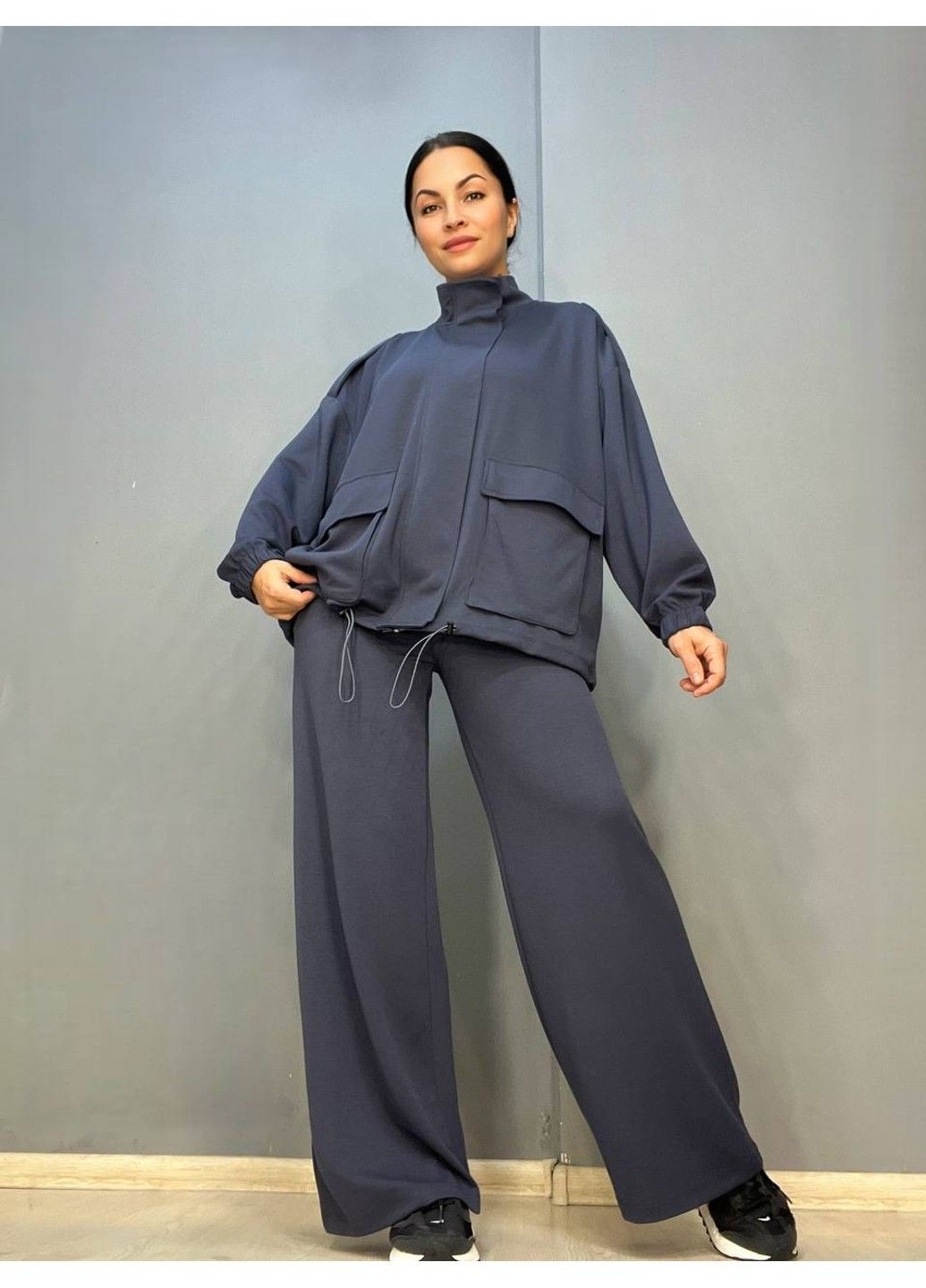 Костюм женский 99231 ткань бифлекс кардиган на молнии наложеные карманы и брюки палаццо графит Crep (314822893)