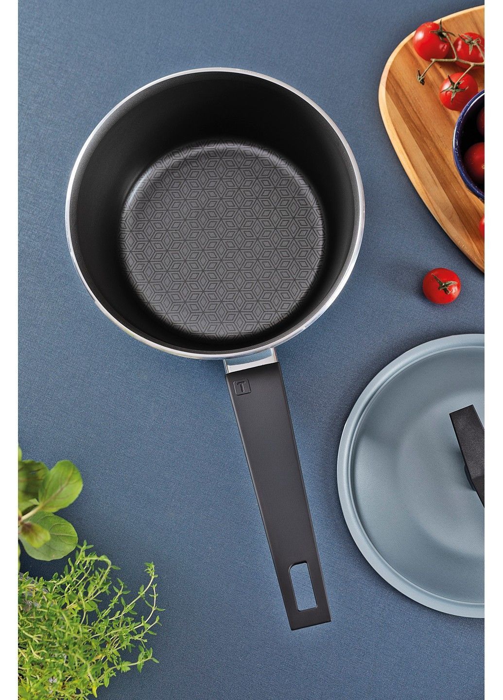 Ківш SPEZIA з кришкою 2,4л (діам 20см) BLUE (28373/120) Tramontina (365278452)