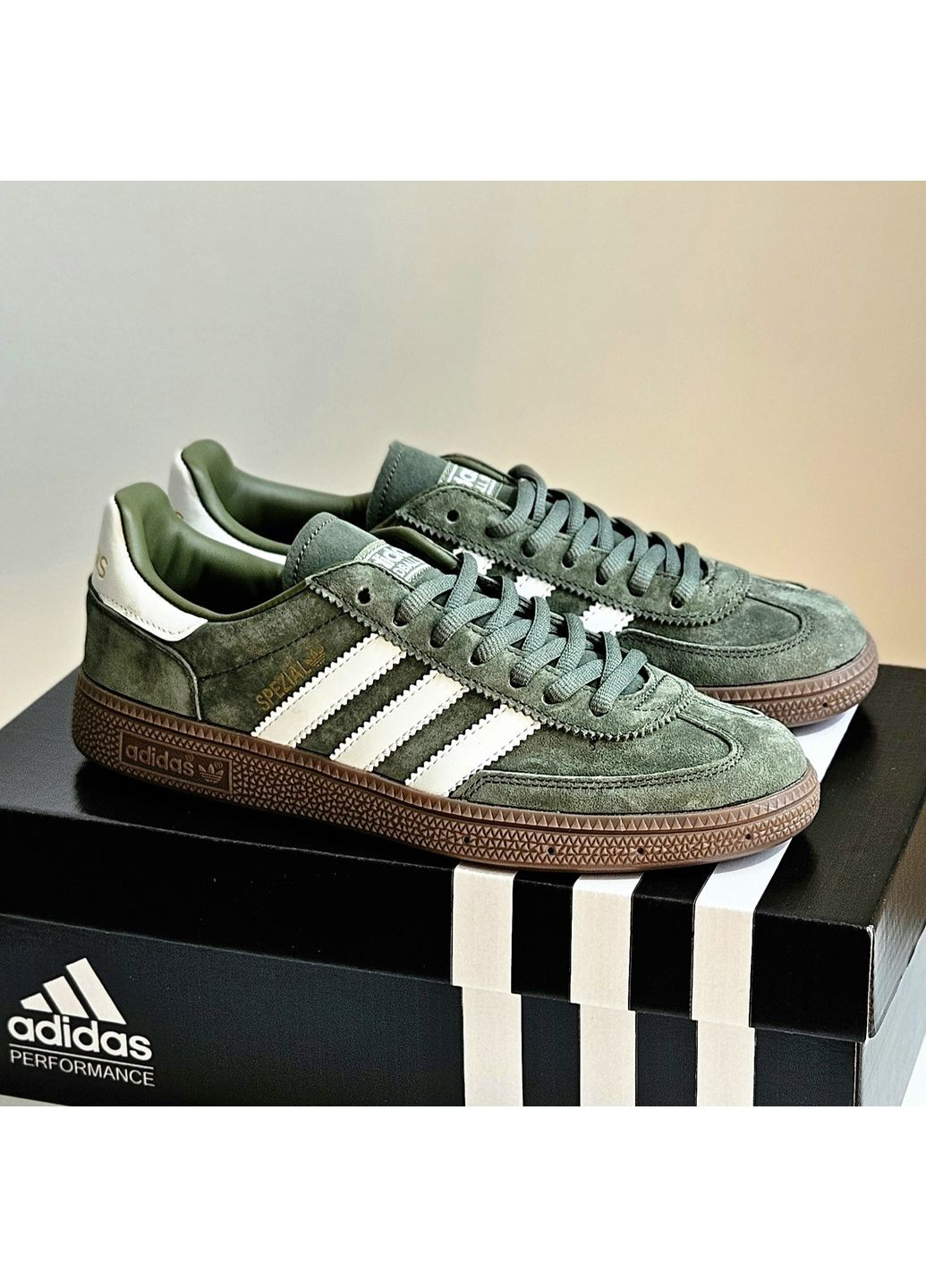 Оливковые (хаки) демисезонные кроссовки мужские и женские adidas spezial khaki white | адидас специал хаки No Brand