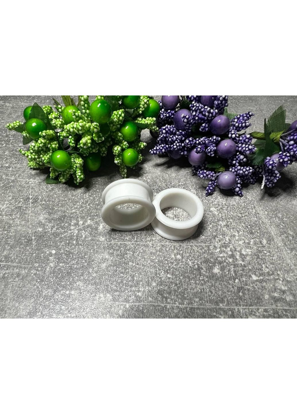 На 26 мм силиконовые туннели в белом. No Brand (372131276)