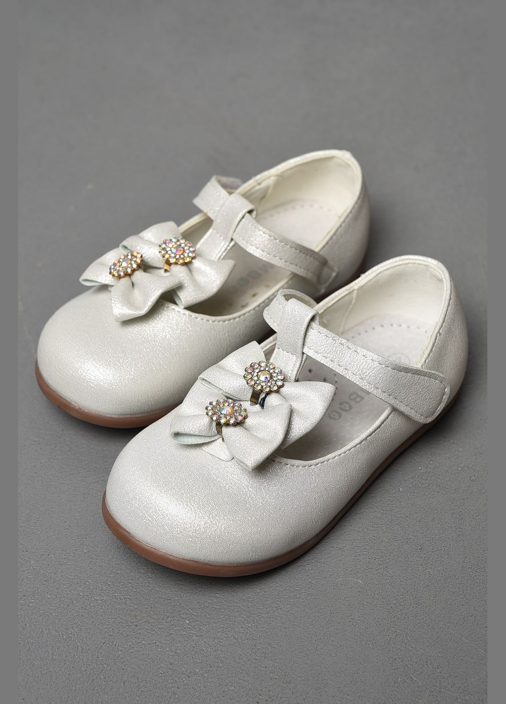 Белые туфли детские для девочки белого цвета без шнурков Let's Shop