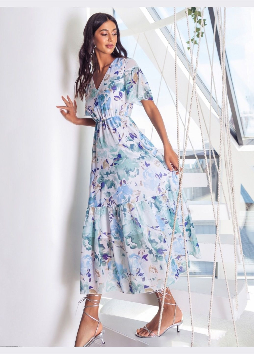 Белое шифоновое платье белого цвета в цветочный принт Dressa