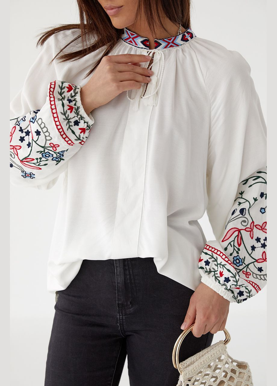 Белая женская вышиванка с завязками ESQ (322565391)