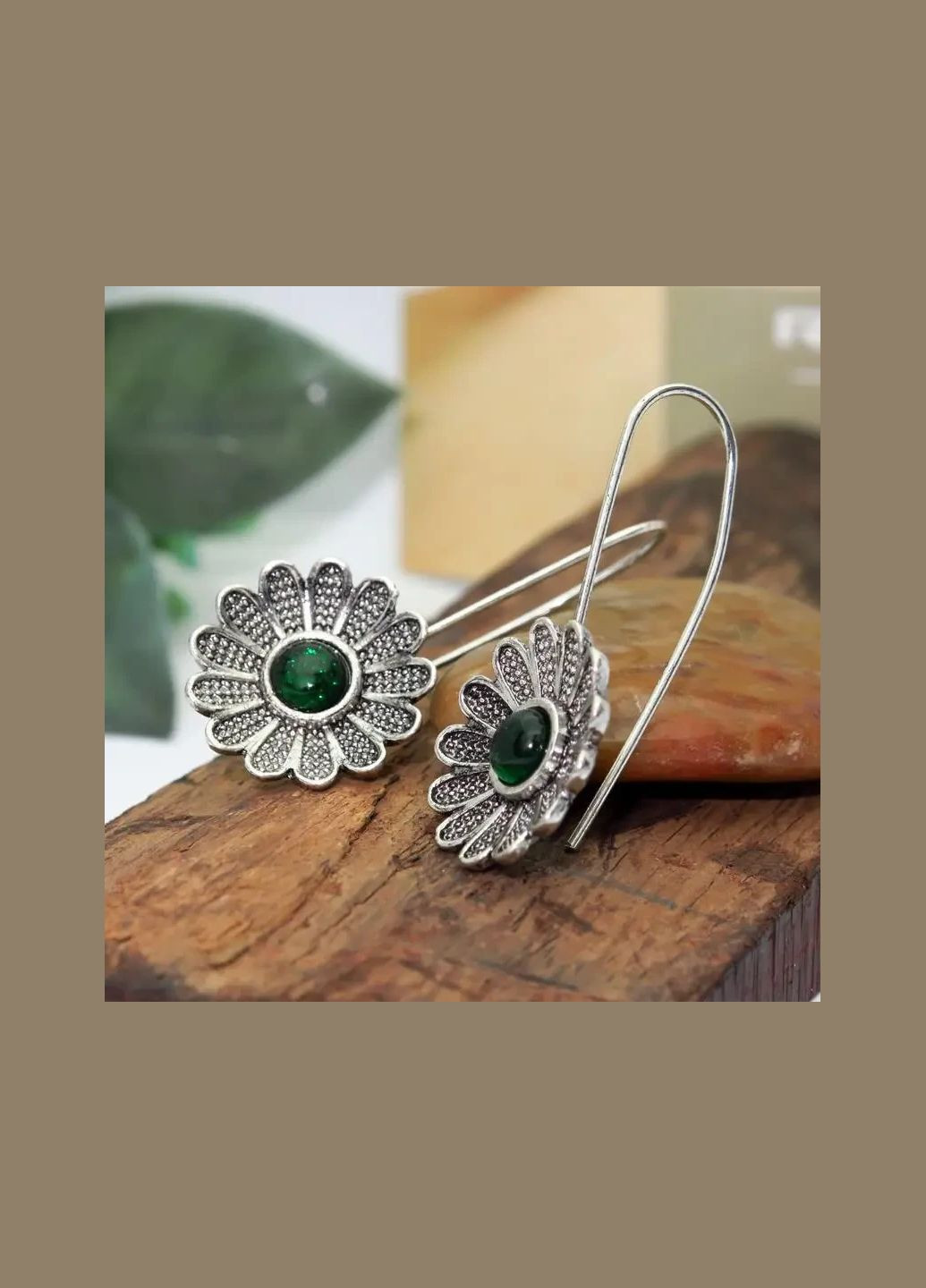 Серьги серьги в виде Цветка с зеленым фианитом 3.3 см серебристые Liresmina Jewelry (294720904)