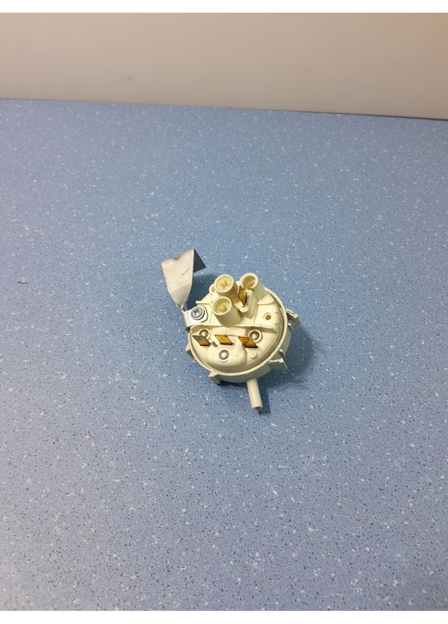 Пресостат для пральної машини AWG 853 7610004 WHIRLPOOL (361863493)