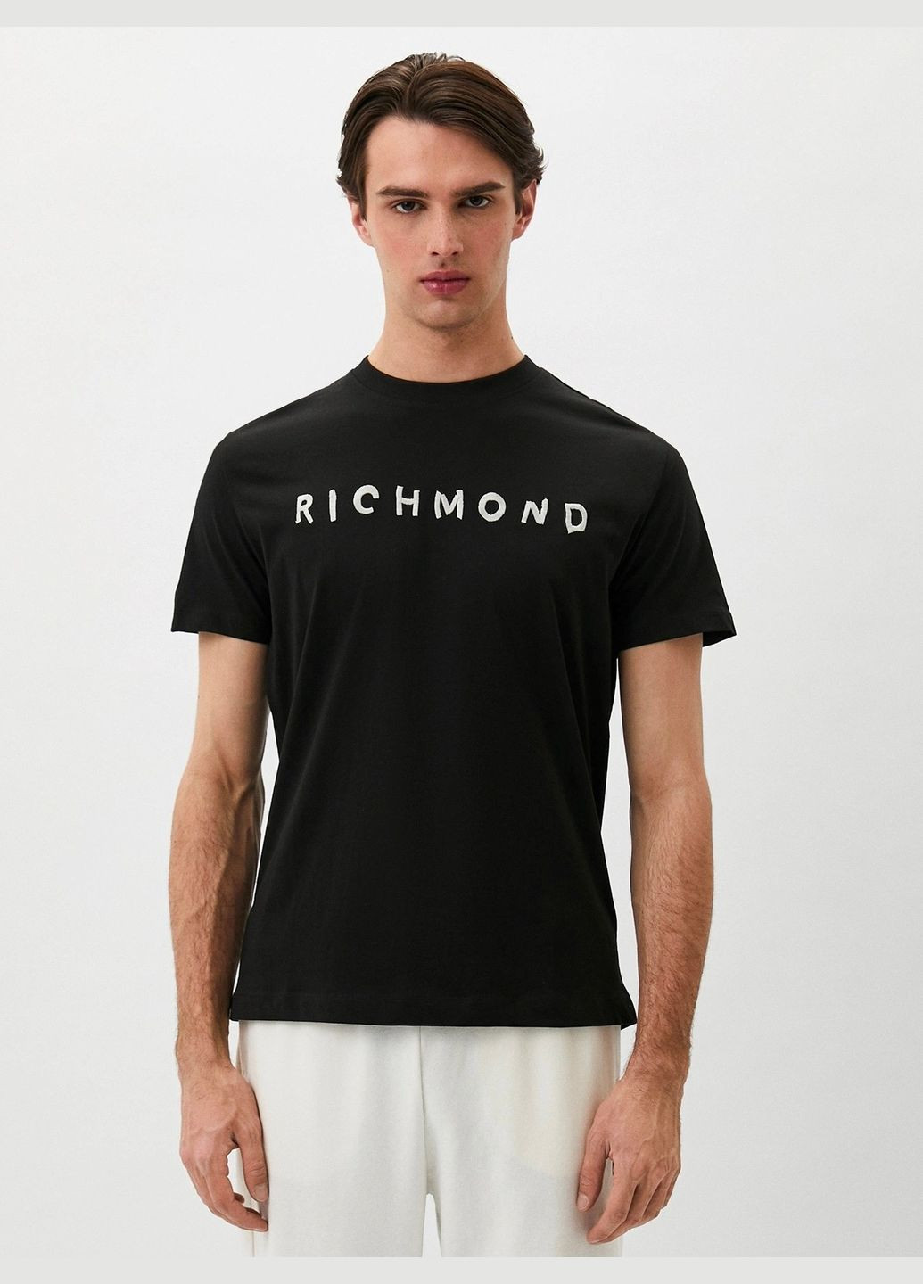 Черная футболка John Richmond