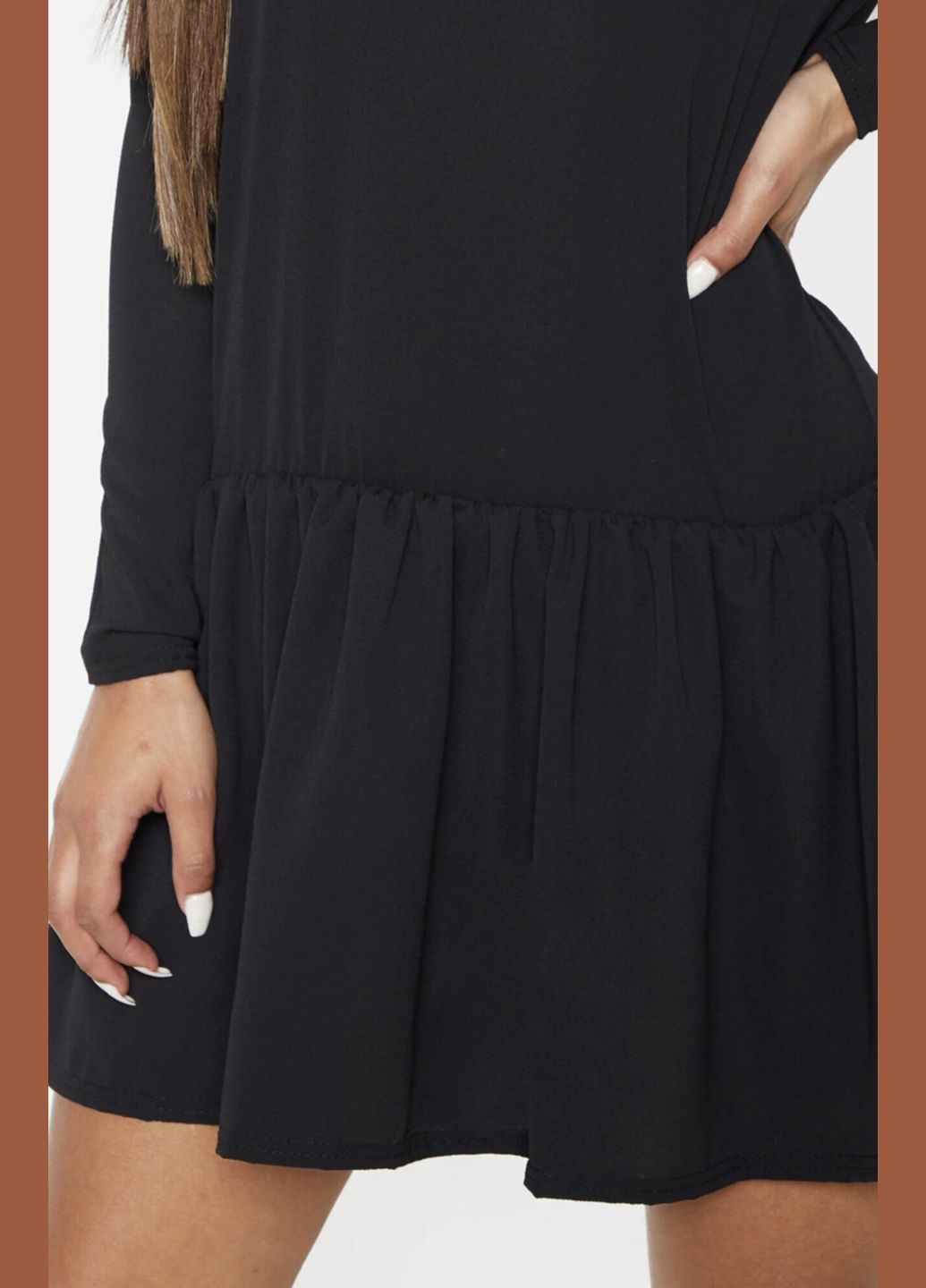 Черное платье PrettyLittleThing однотонное