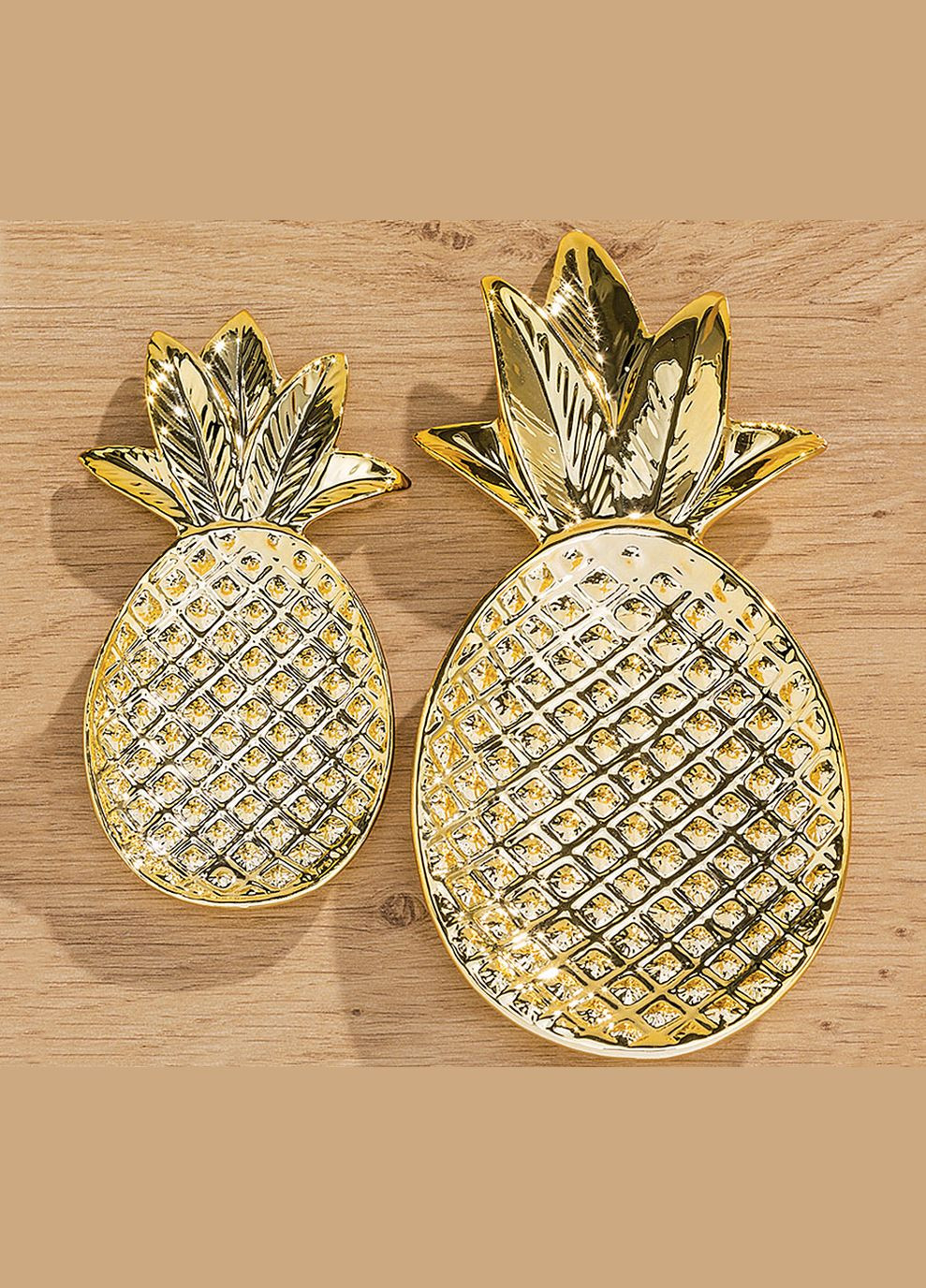 Декоративні тарілки Ананас золота кераміка h13-19см набір з 2х (1008159) Гранд Презент (305412806)