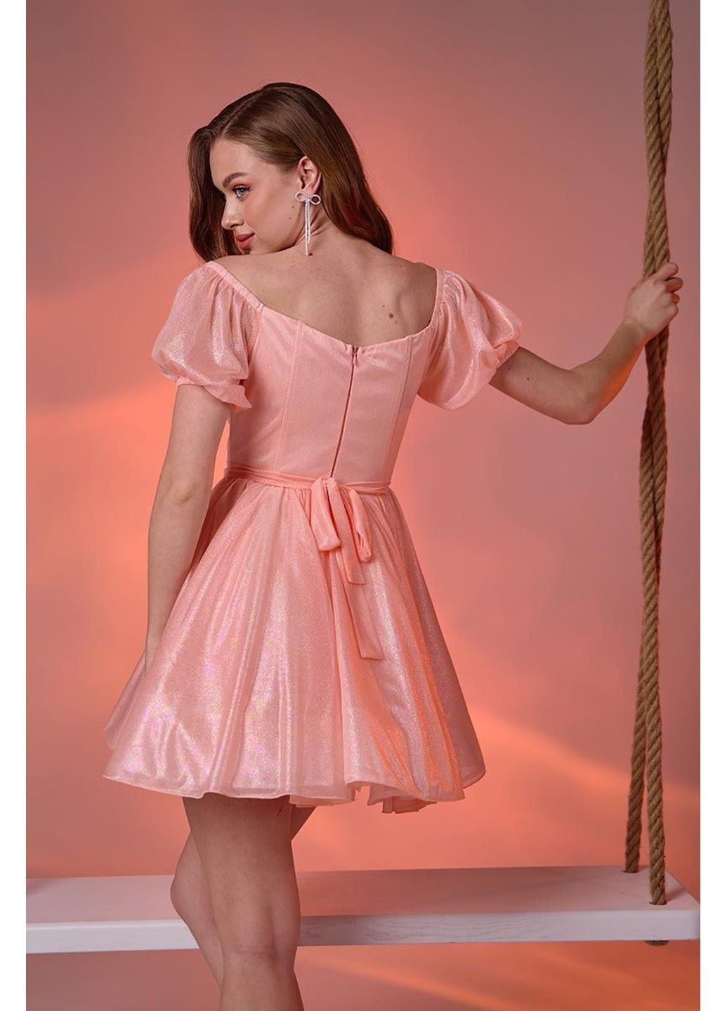 Персикова коктейльна сукня перлинний шифон 24023 персикова Tanita-Romario