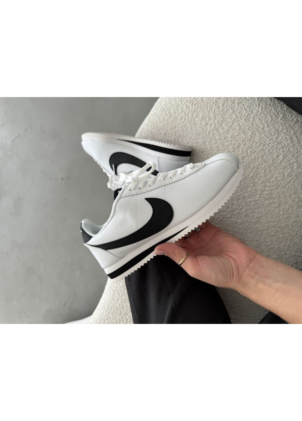 КРОСІВКИ ЖІНОЧІ NIKE CORTEZ WHITE / BLACK НАЙК КОРТЕЗ No Brand чорні демісезони (368862069)