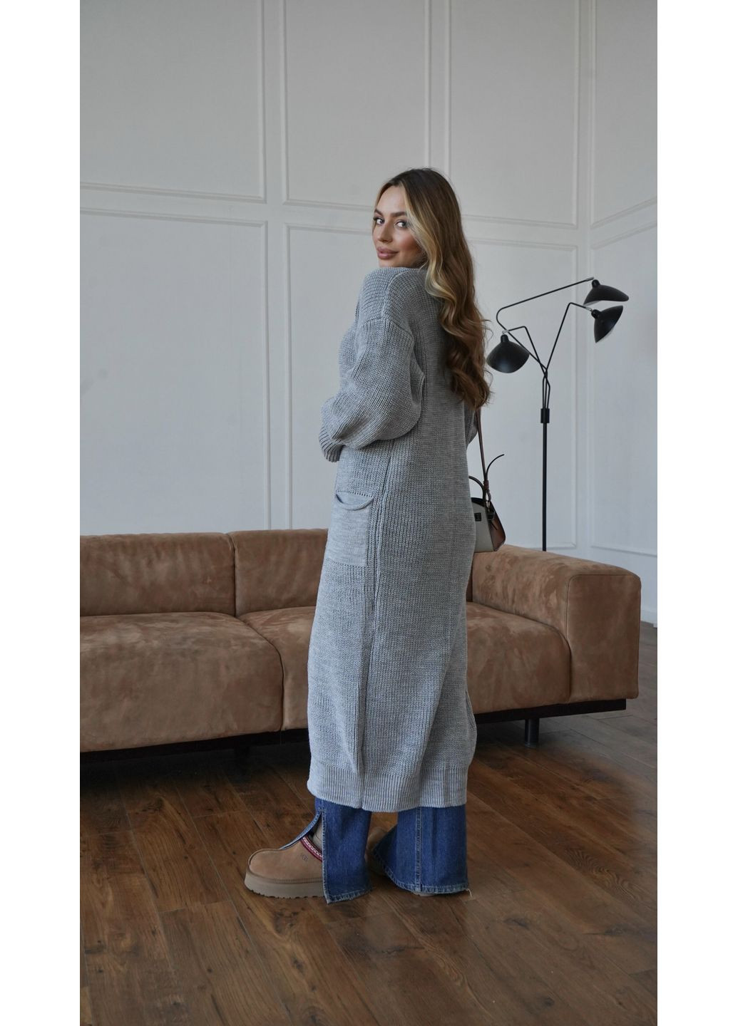 Светло-серый демисезонный кардиган Larionoff