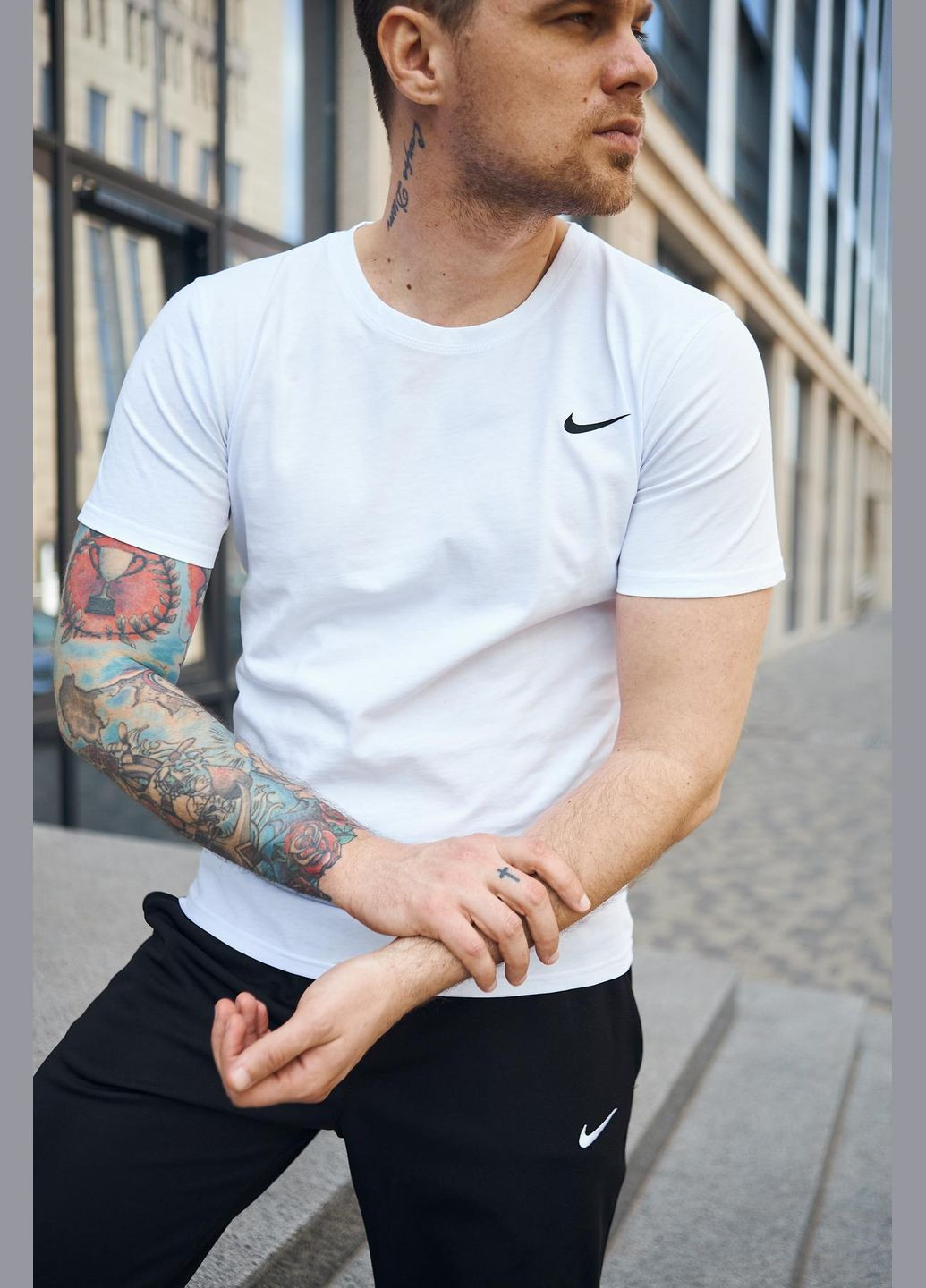 Біла базова футболка з лого⚡️ Luna