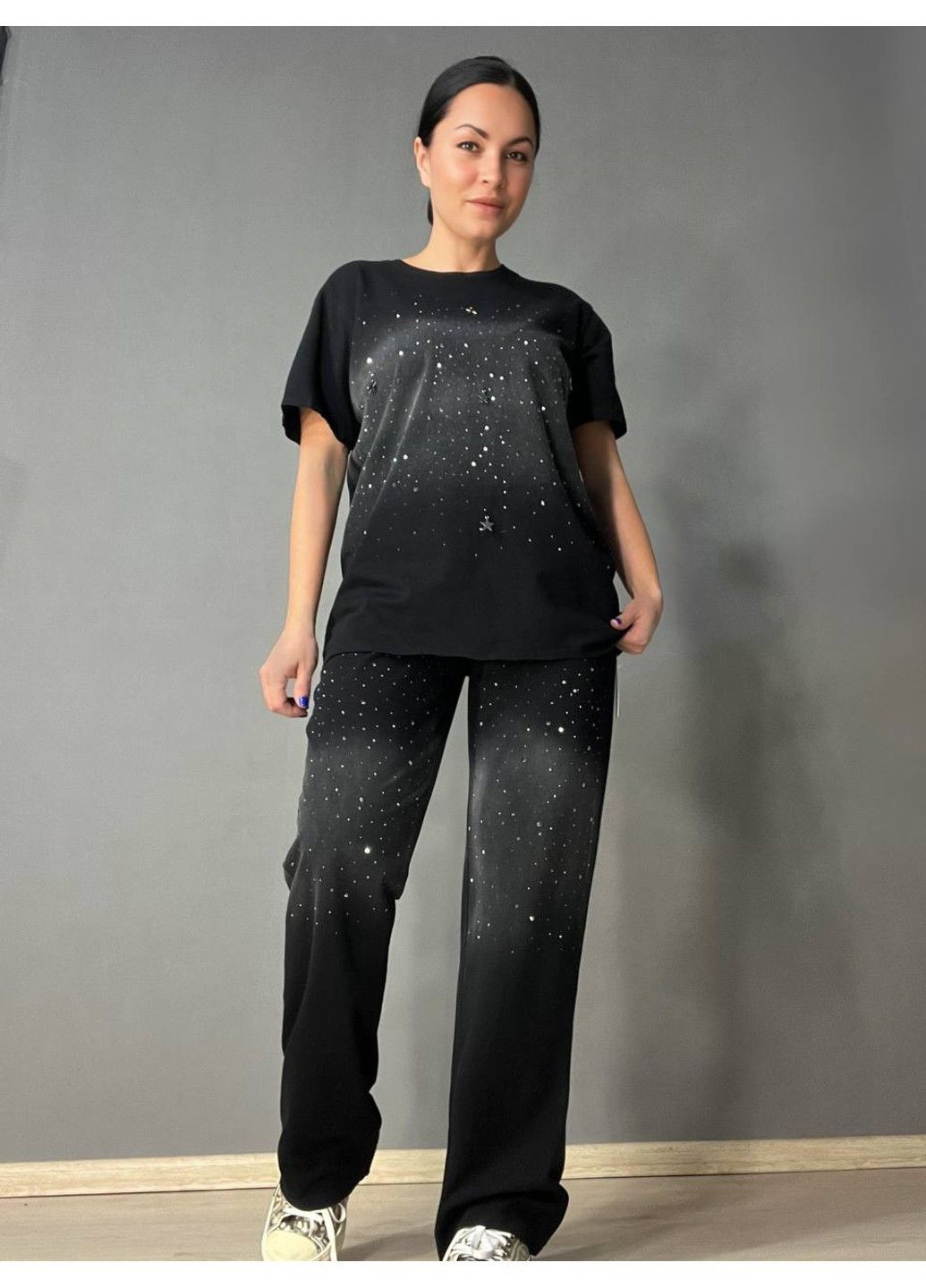 Костюм жіночий YUJIE YISHANG 7219 варений тай дай футболка з брюками в камінцях чорний No Brand (329039757)