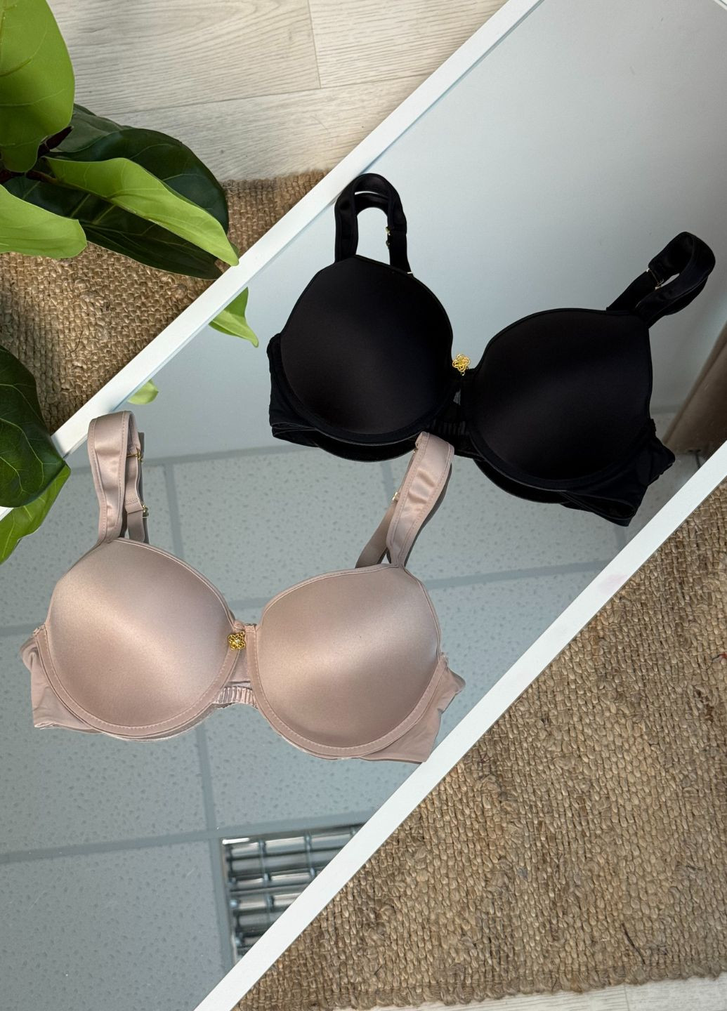 Коричневий гладкий бюстгальтер із формованими чашками із тонкого поролону на кісточках колекції "фурор" VIDCHUY