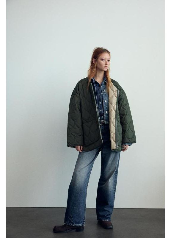 Темно-зеленая оверсайз стеганная куртка водоотталкивающая Zara