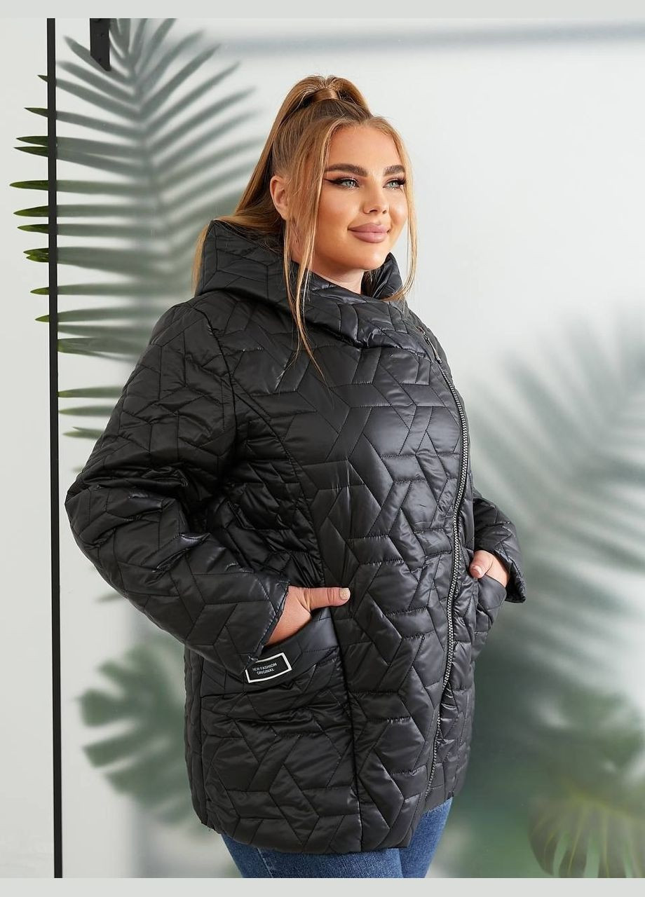 Черная демисезонная куртка женская батал демисезонная черная стеганая с синтепоном на косую молнию и капюшоном косуха Viki Куртка