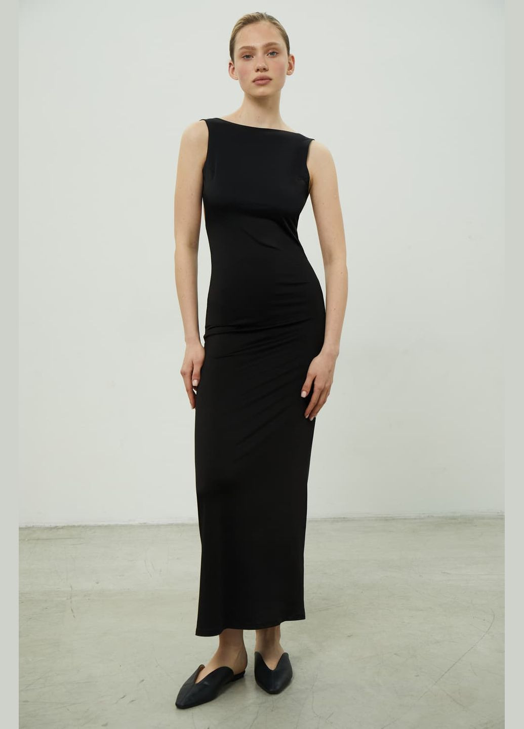 Черное платье с открытой спиной черный 696-1 Papaya