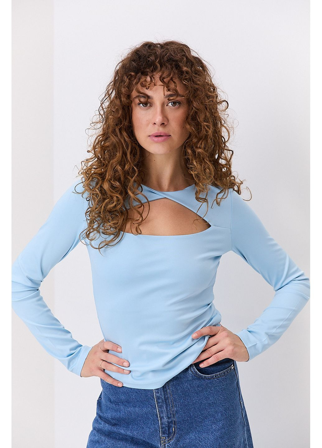 Жіночий лонгслів з мікри з вирізом над грудьми Arjen (356501440)