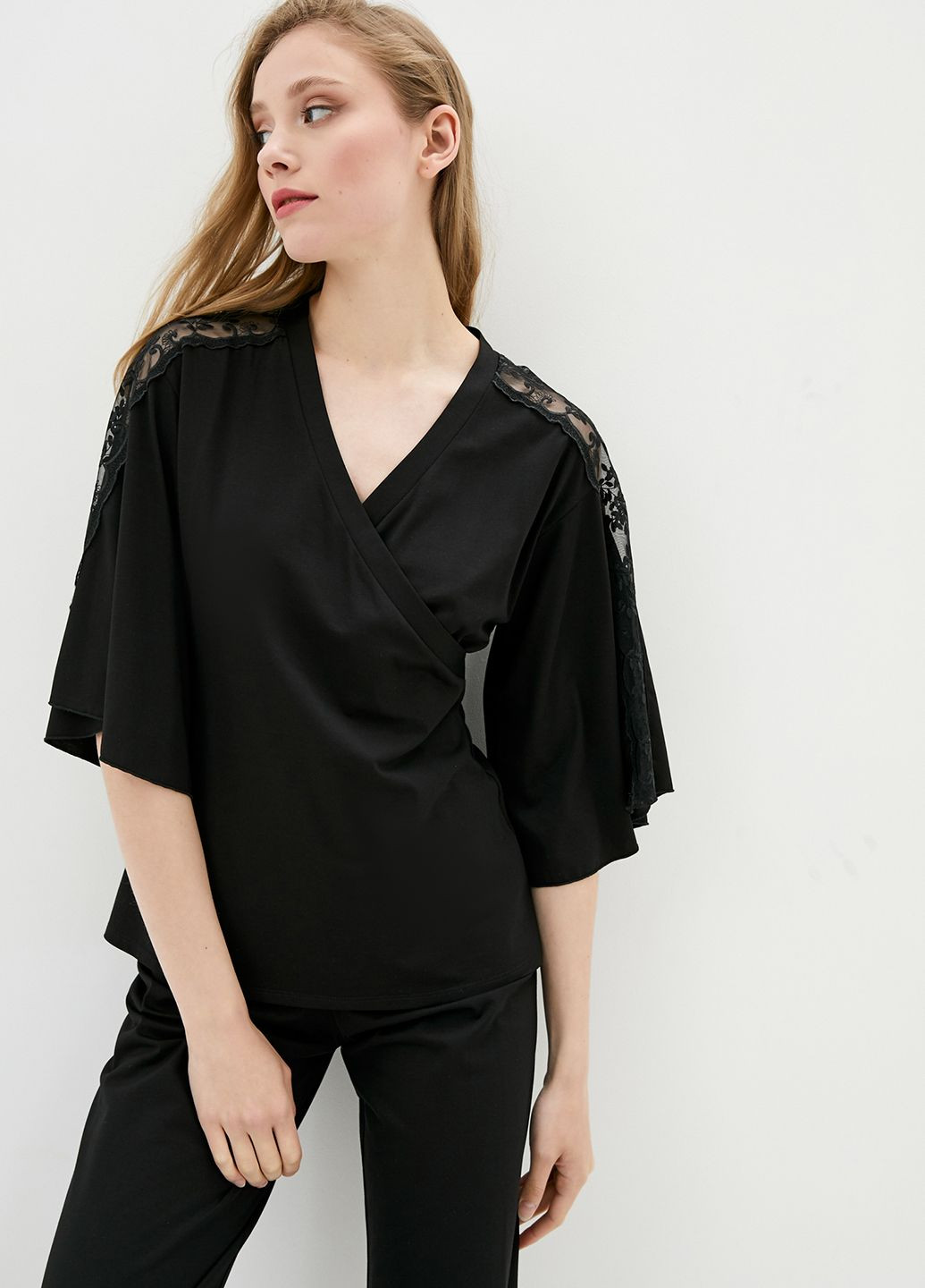 Черная всесезон пижама женская черного цвета с кружевом на рукавах. ORA