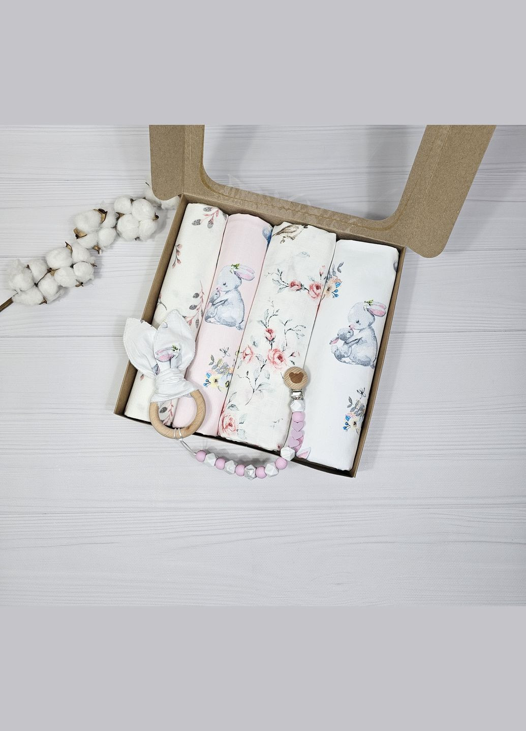 Набор для новорожденного: 4 пеленки и грызунец с держателем a.l.babybox Зайка с мамой No Brand (316318316)