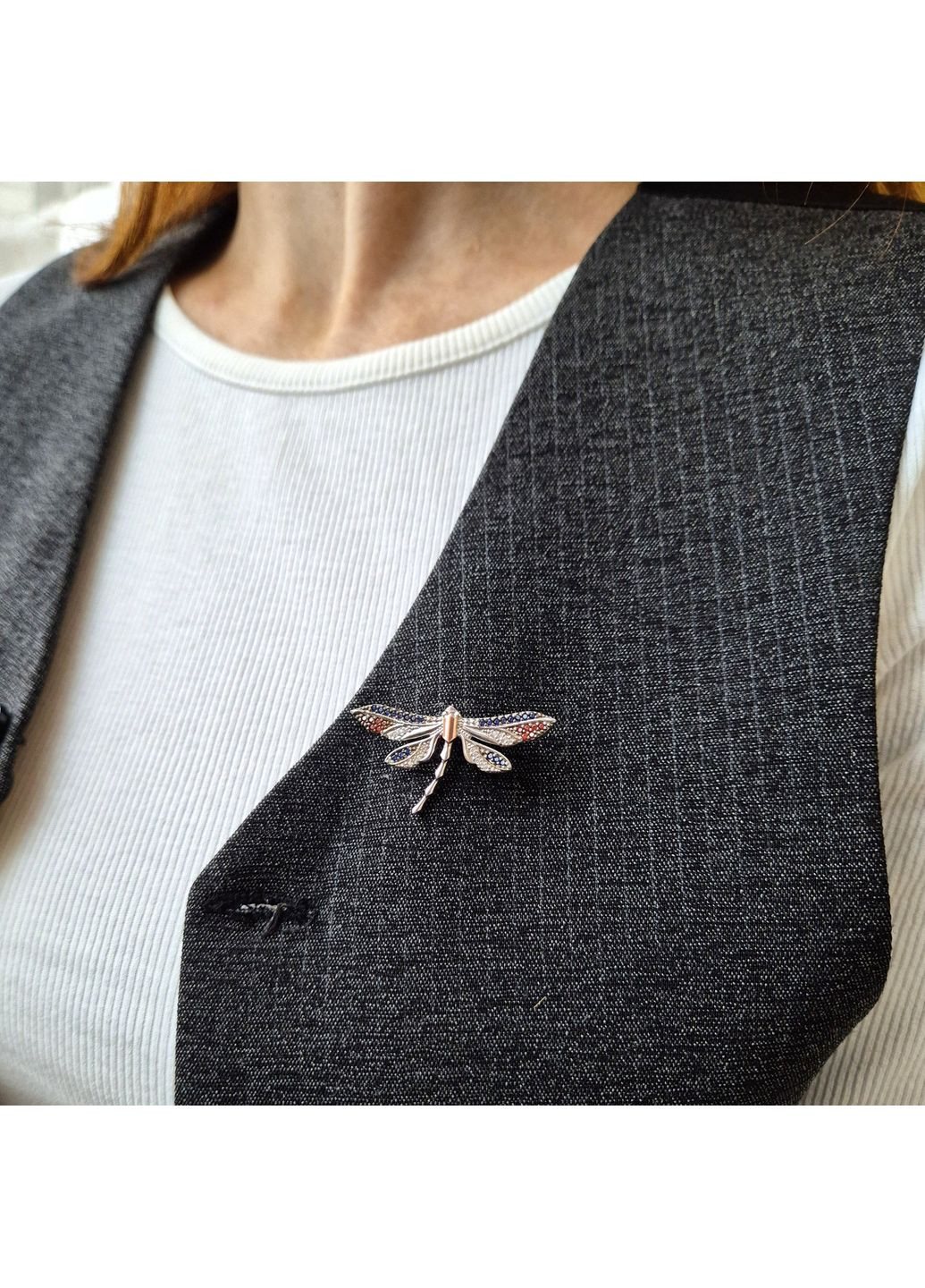 Серебряная Брошка Стрекоза с Разноцветными камнями серебро 925 пробы Родированное золото 375 048стр Nobrand (370438606)