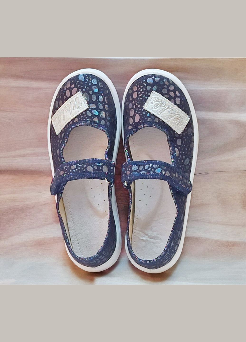 Ортопедичні закриті тапочки капчики на липучці змінка до школи для дівчинки Waldi (338372473)