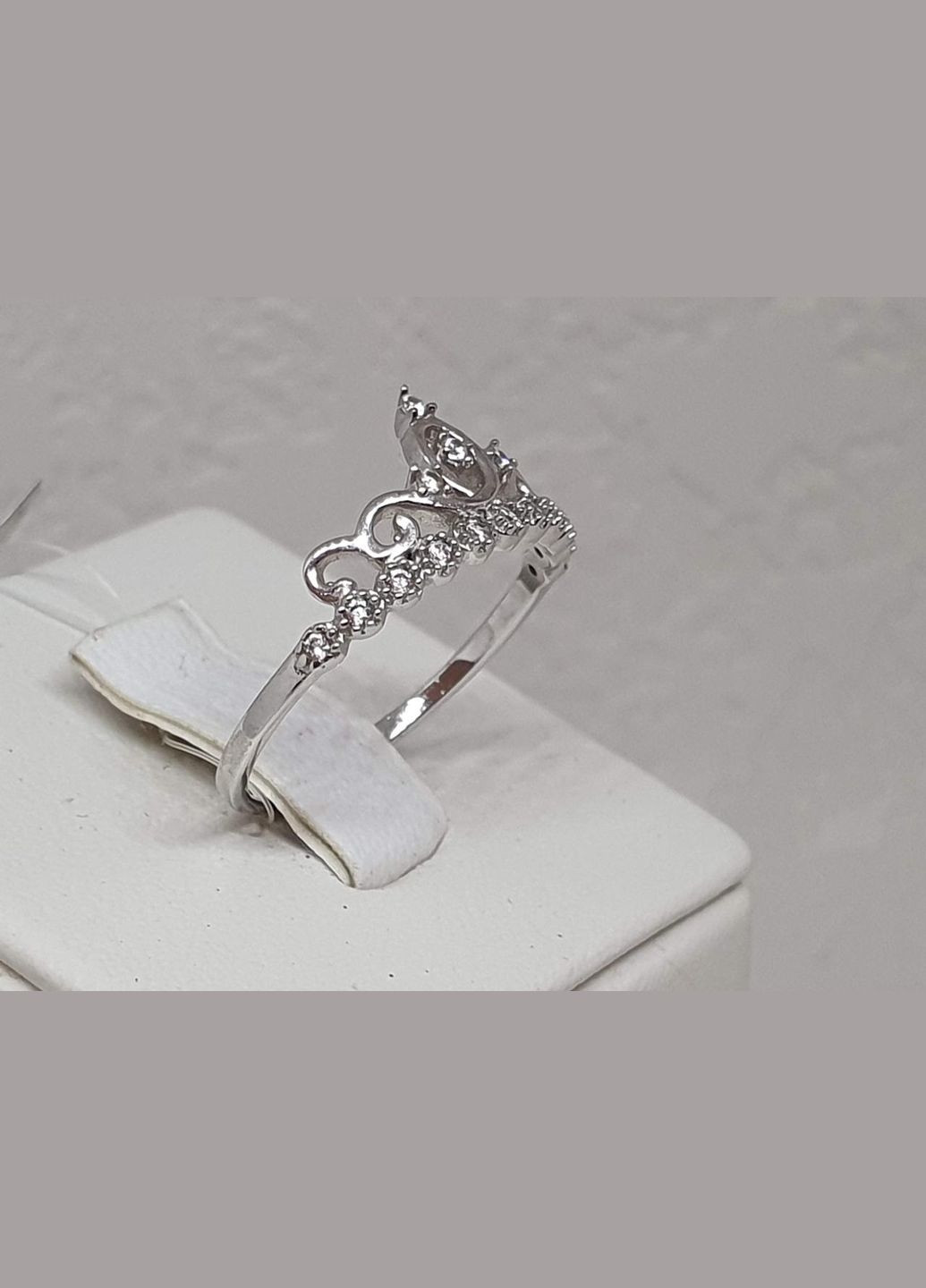 Серебряное кольцо с фианитами. 90101019 Qvaliz (322578672)