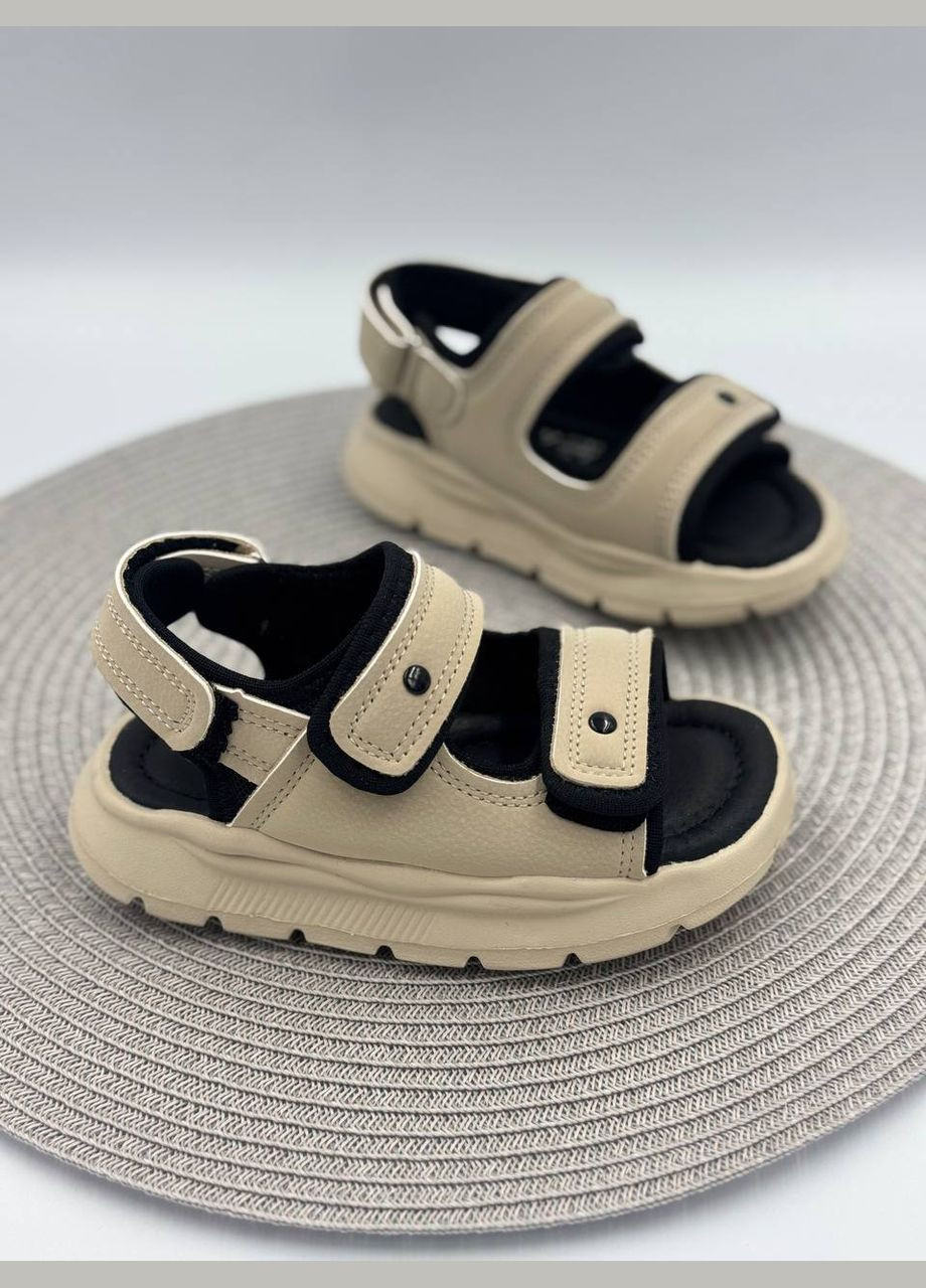 Бежевые самая модная новинка сезона среди босоножек Jong Golf