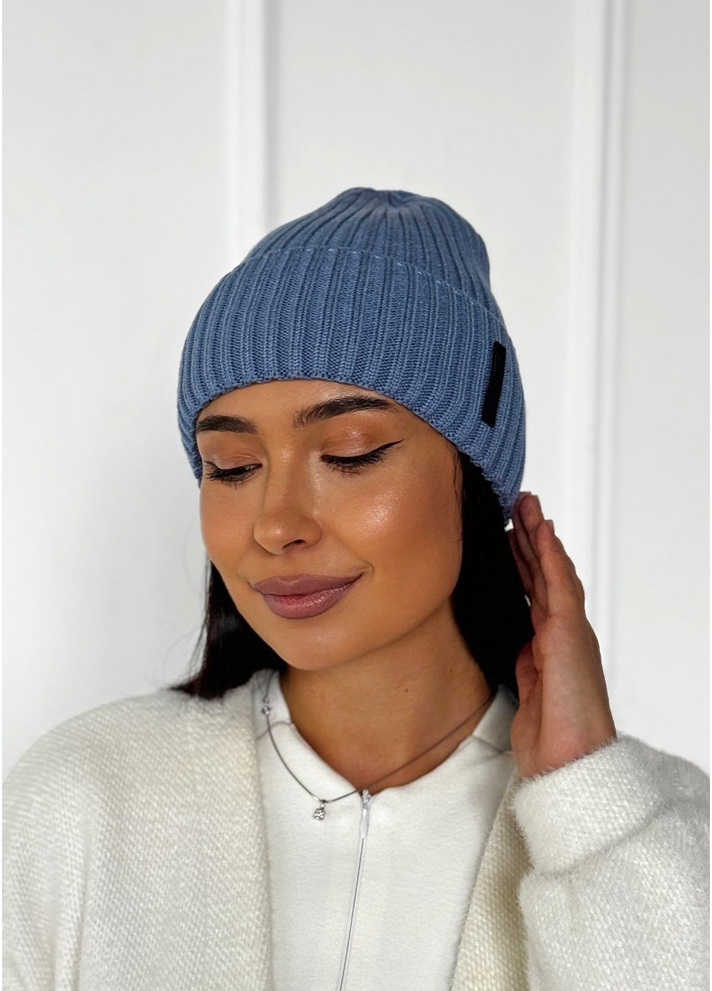 Зимняя шапка с минималистическим декором INNOE Шапка (365761375)