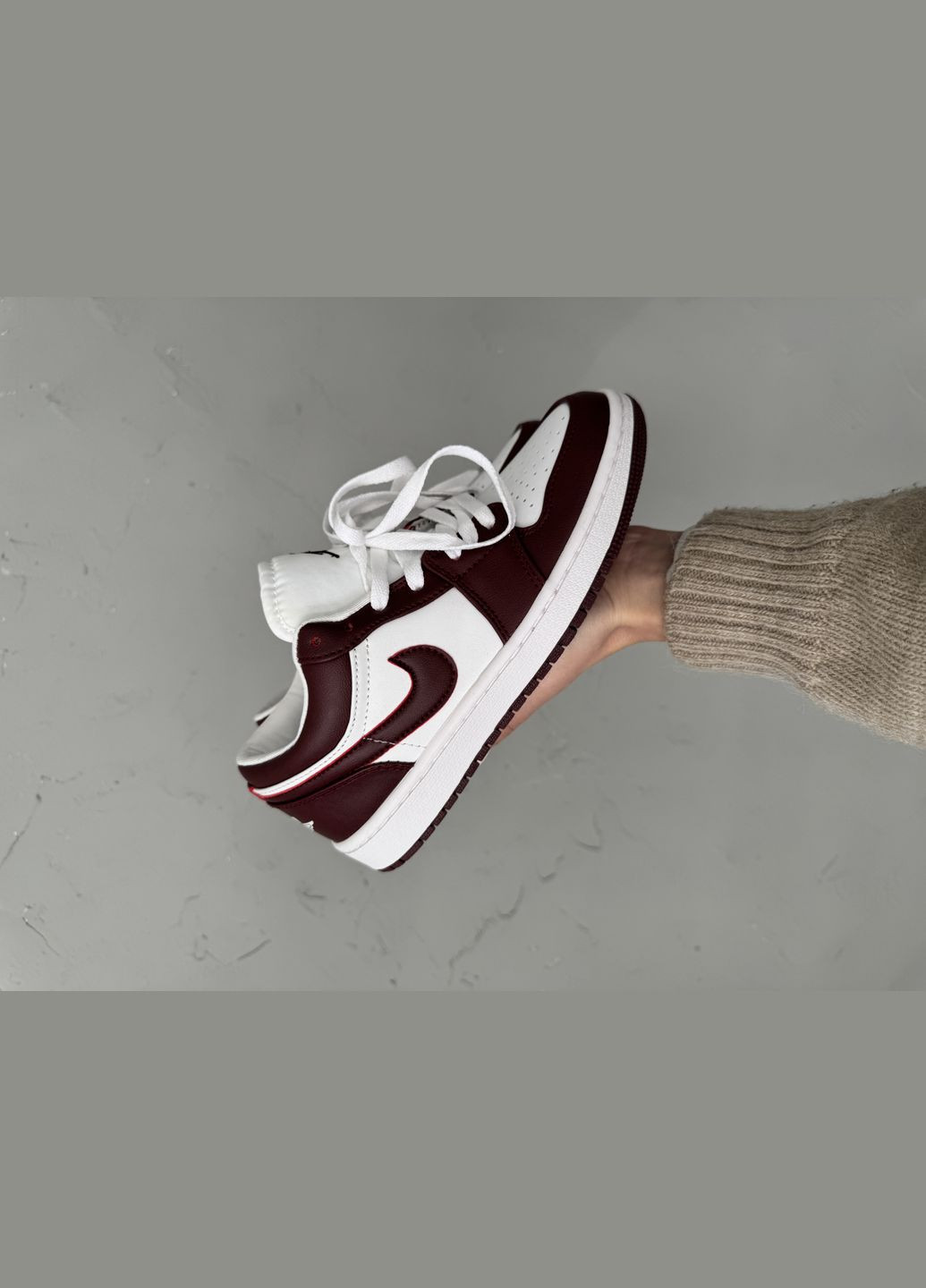 Кроссовки женские и мужские Nike Air Jordan 1 Retro Low bordo white | Найк Аир Джордан 1 Ретро низкие бордовые белые No Brand бордовые демисезоны (316091174)