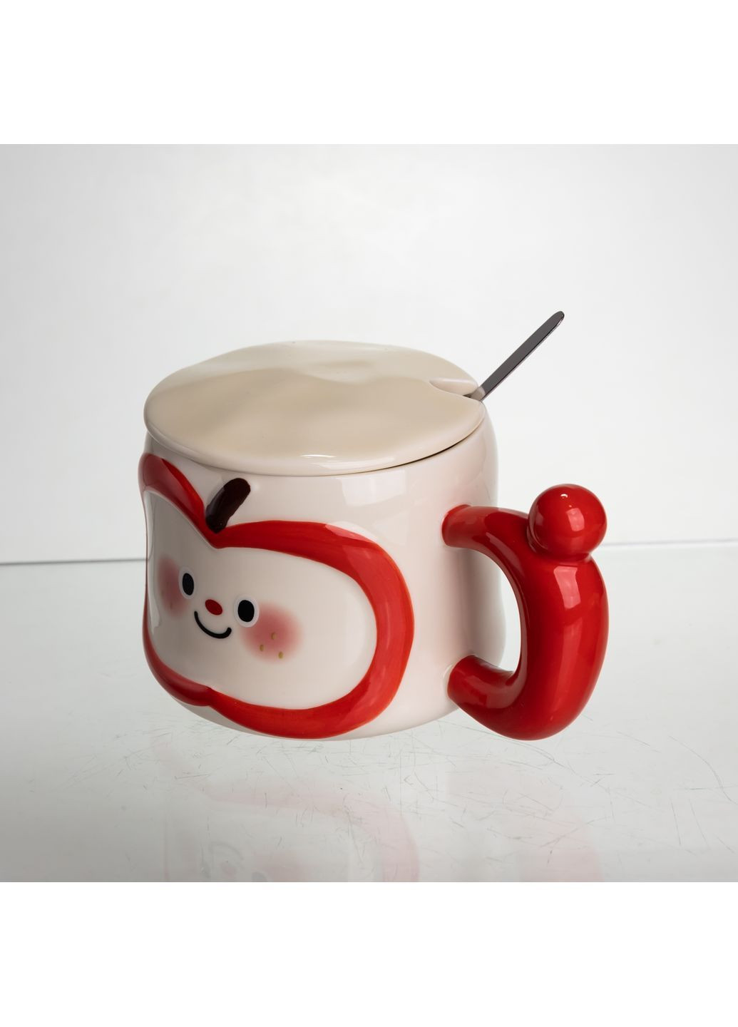 Чашка фарфоровая Cute Apple 400 мл с крышкой и ложкой, красный FM-25B No Brand (368641546)
