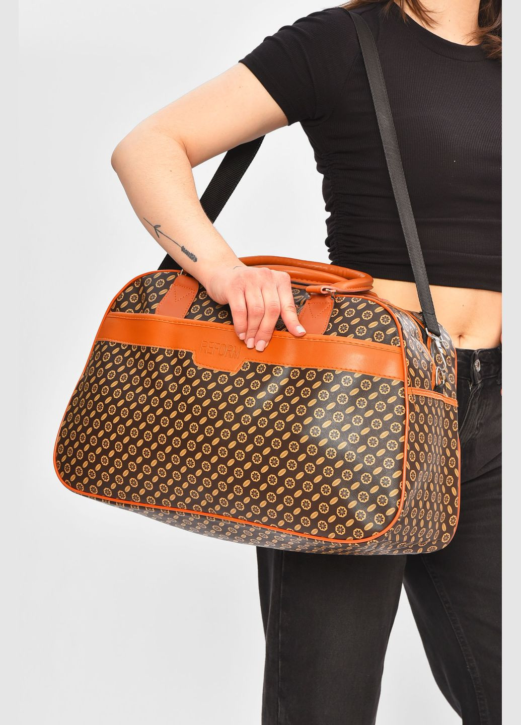 Сумка дорожная унисекс экокожа коричневого цвета с принтом Let's Shop (334100594)