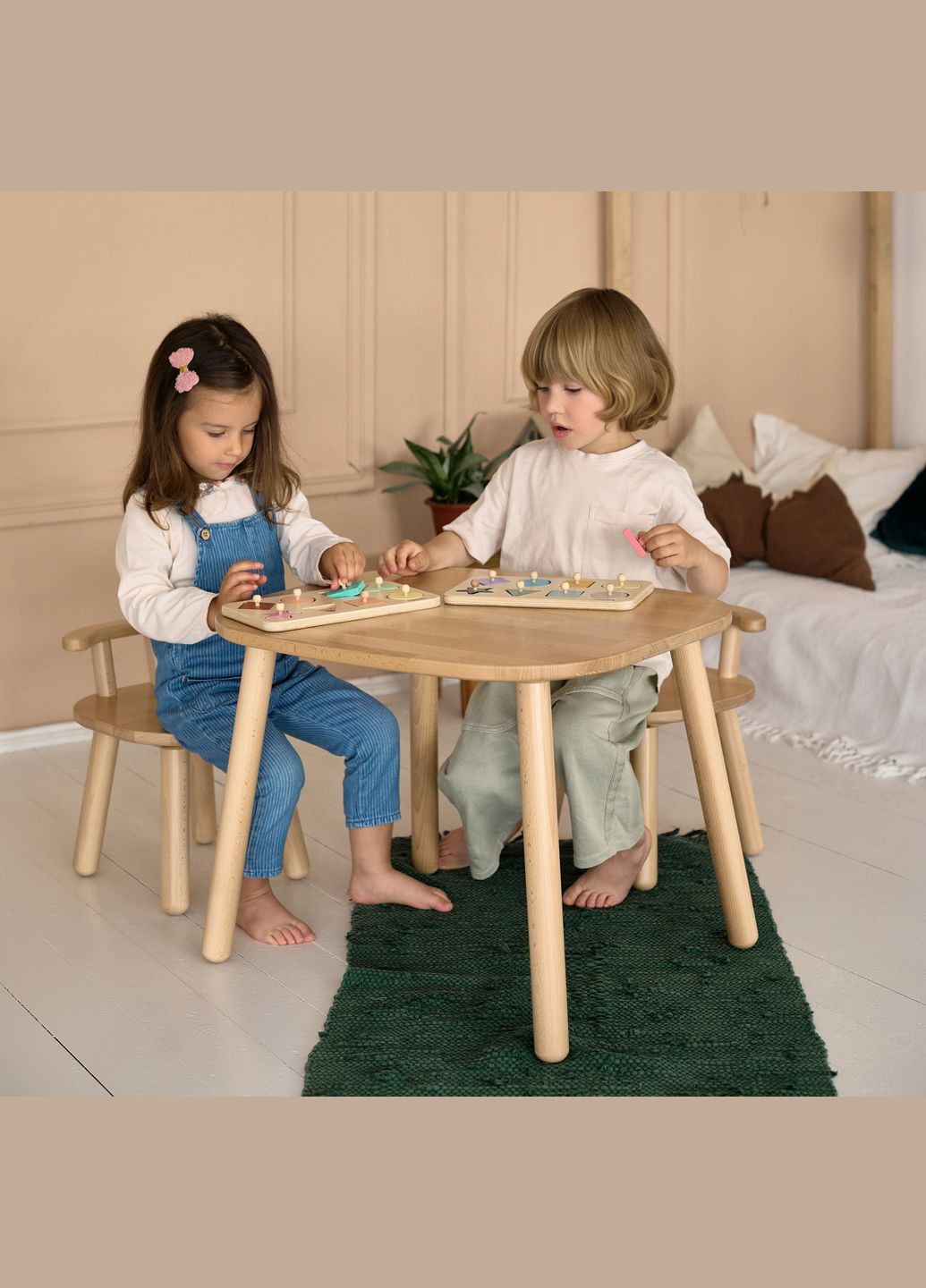 Детский столик и два стульчика из бука для детей 2-4 лет Tatoy (292564935)