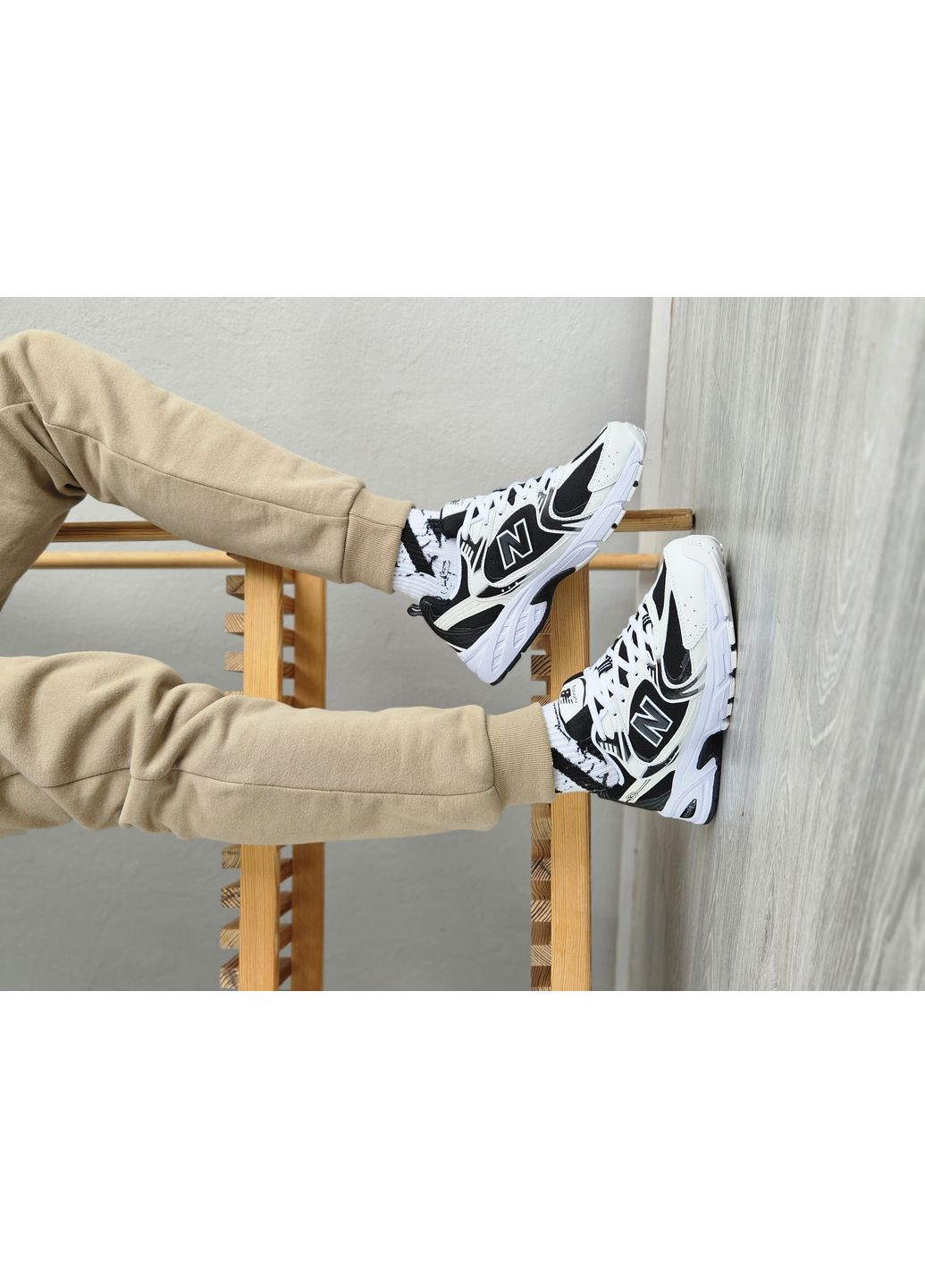 Черно-белые демисезонные кроссовки мужские и женские new balance 530 black white | нью беланс 530 черно-белые No Brand