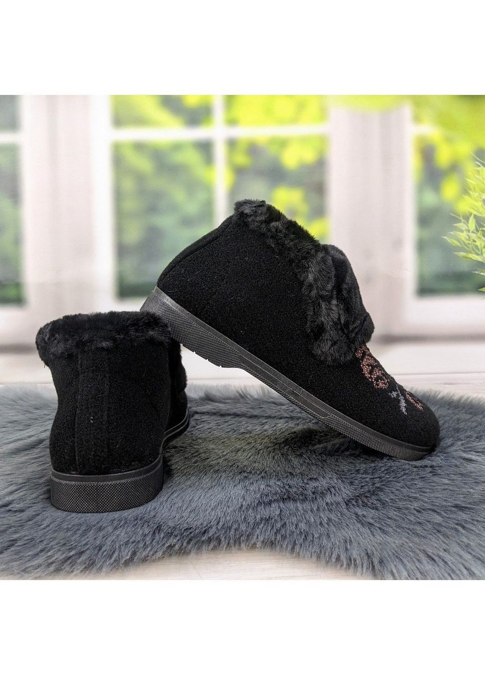 Черные тапочки чуни женские высокие на меху Gipanis