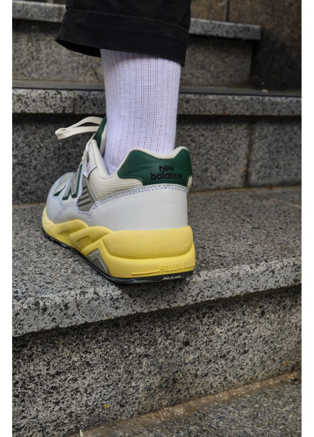 Серые демисезонные кроссовки мужские new balance 580 white green нью беланс 580 No Brand