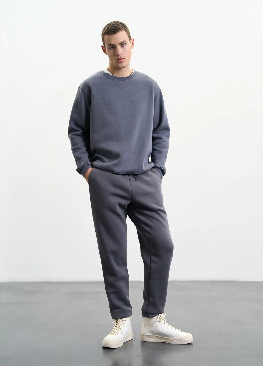 Сірий світшот чоловічий утеплений Роза однотонний без декору (322649132)