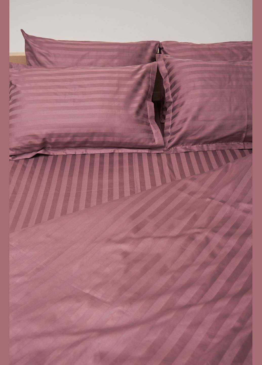 Комплект постельного белья полуторный евро 160х220 наволочки 4х50х70 Satin Stripe (MS-820000548) Moon&Star Garnet (284416455)