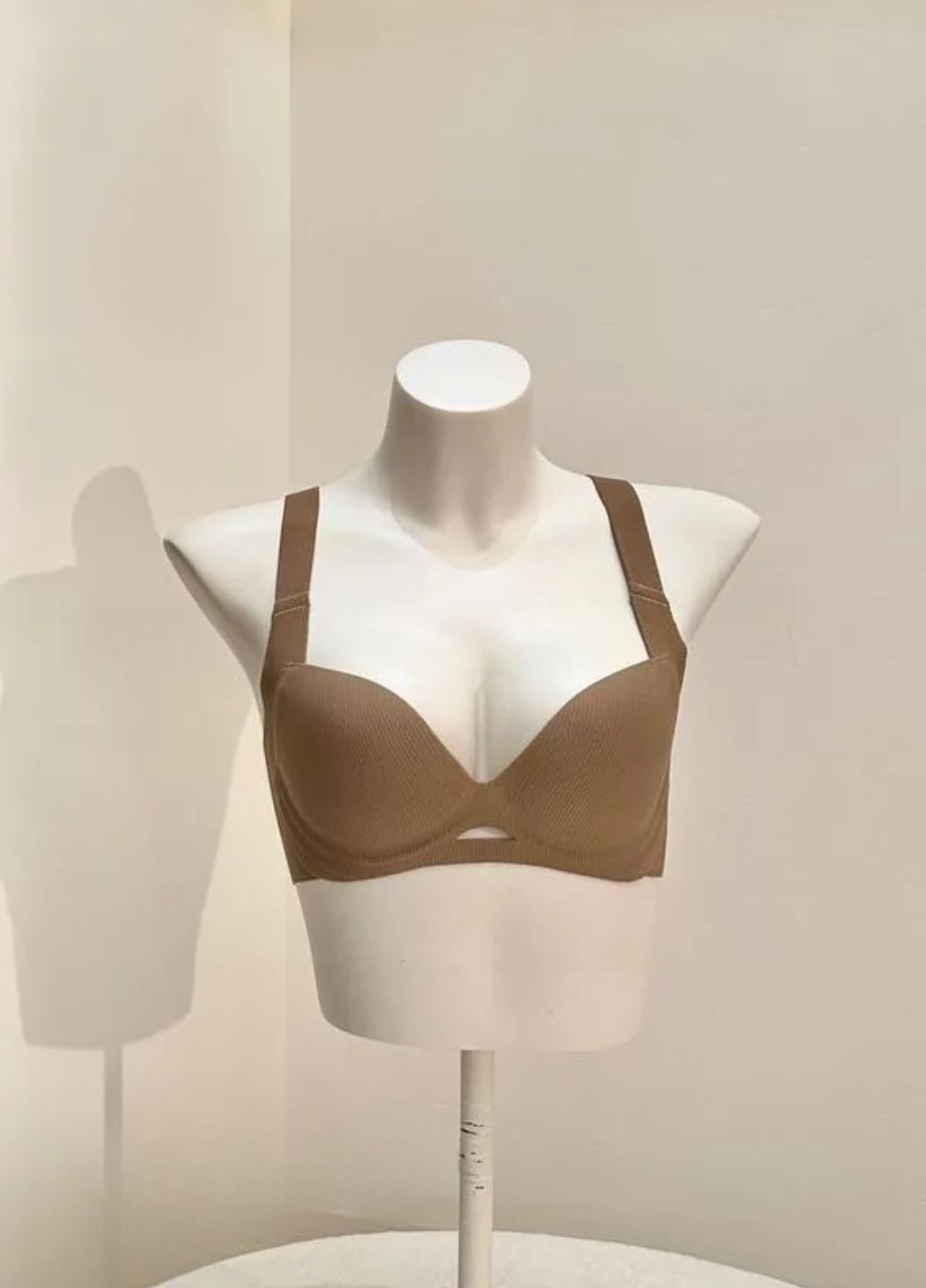 Коричневий бралетт жіночий формований бюстгальтер на широких бретелях endless comfort (1384--01) 80 Macarena без кісточок