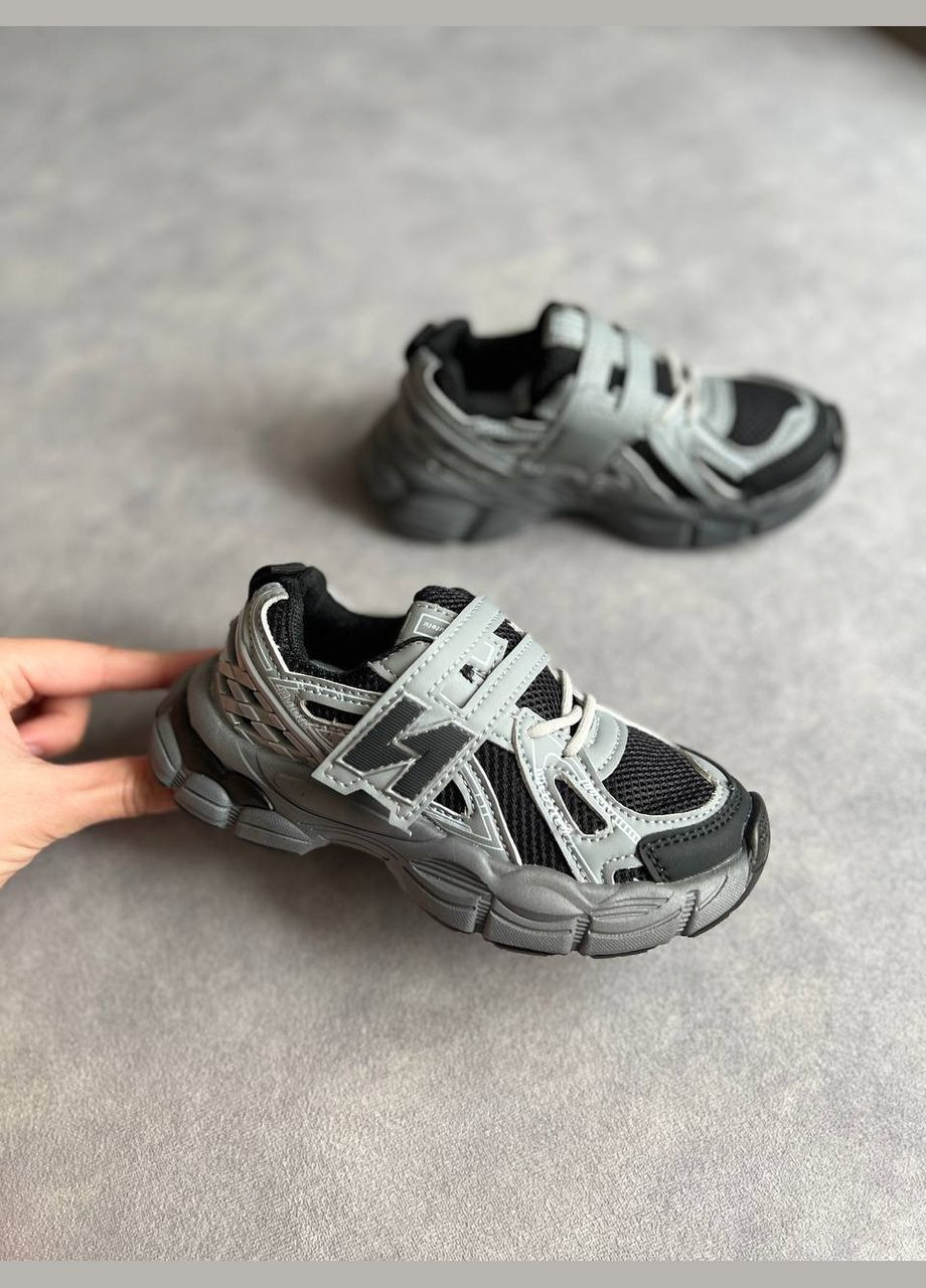 Черные всесезонные легкие и невесомые кроссовки для стильных луков 26-33 гг. New Balance