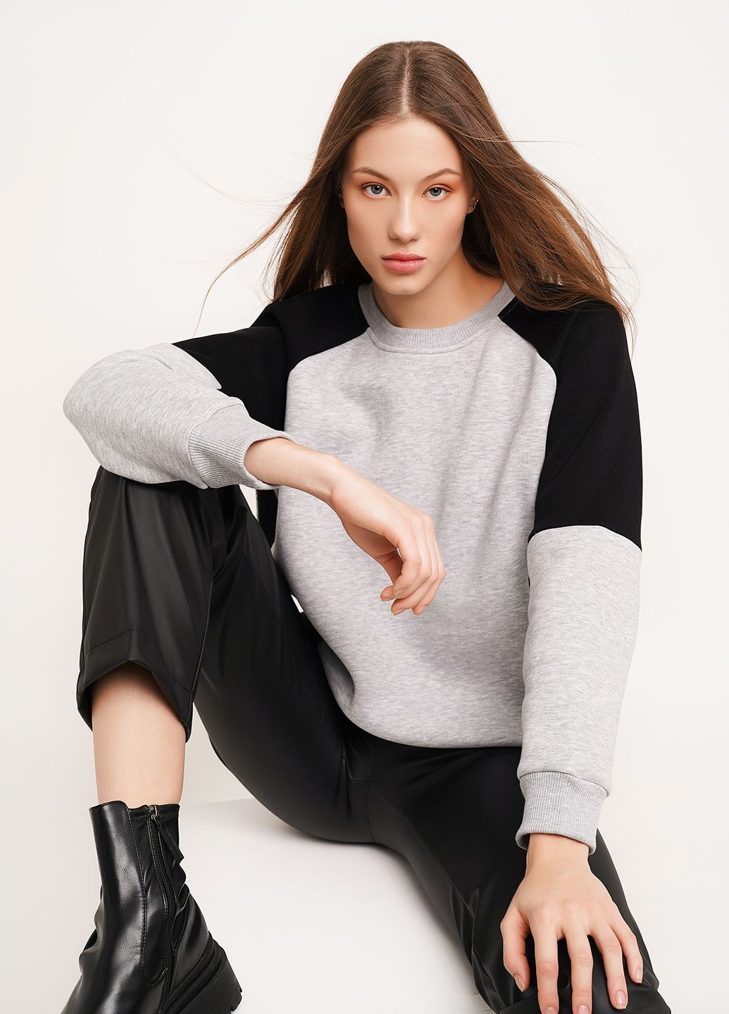 Сірий світшот Daria Karpiuk меланж (312524368)