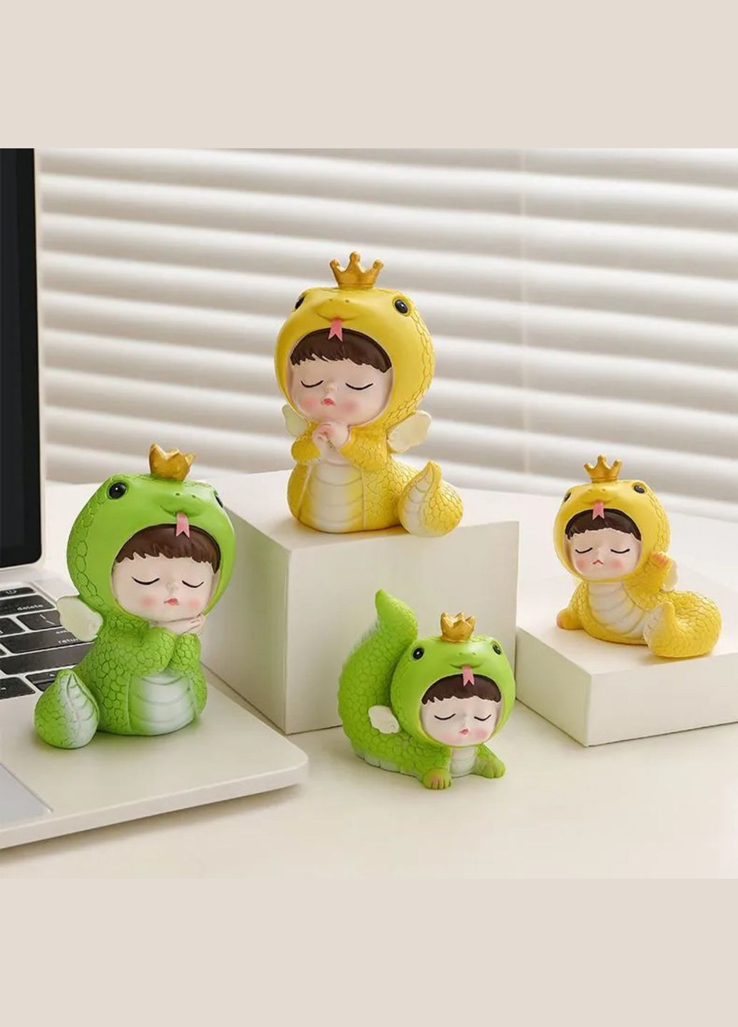 Мила статуетка малюка в костюмі Змії – символ 2025 року No Brand (307790782)