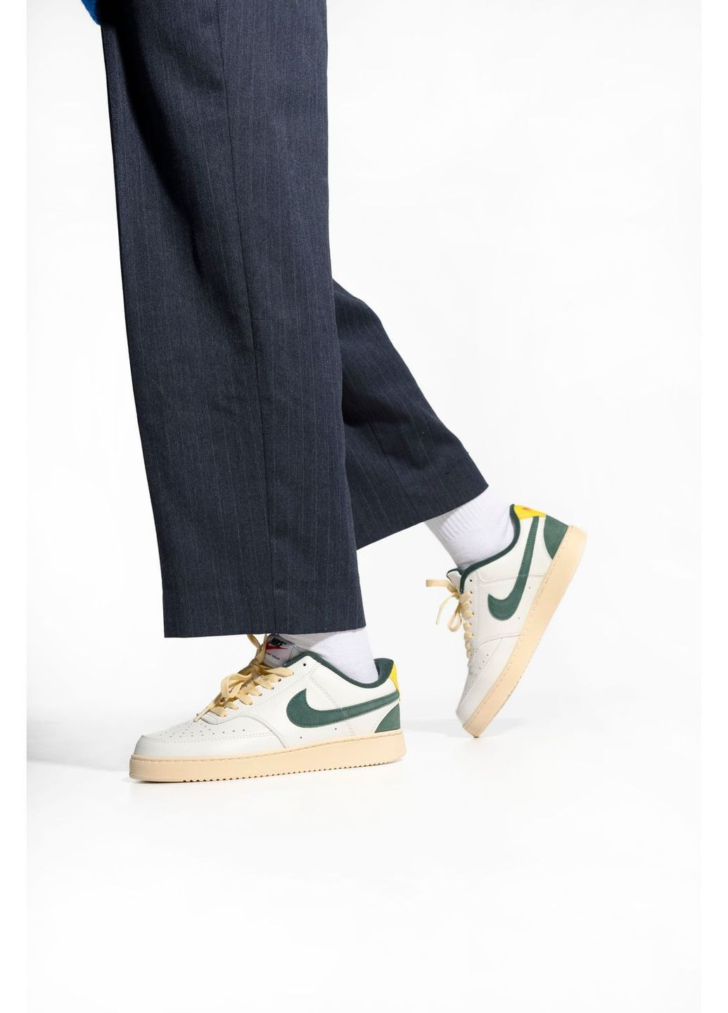 Белые всесезонные кроссовки No Brand