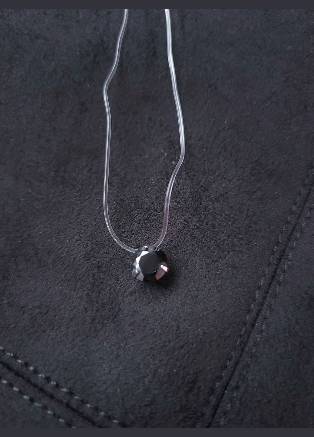 Кулон черный камушек на леске-резинке с тройным креплением No Brand (296809044)