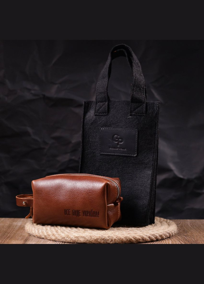 Компактна косметичка з гладкої шкіри на блискавці Україна 16763 Світло-коричнева Grande Pelle (298571147)