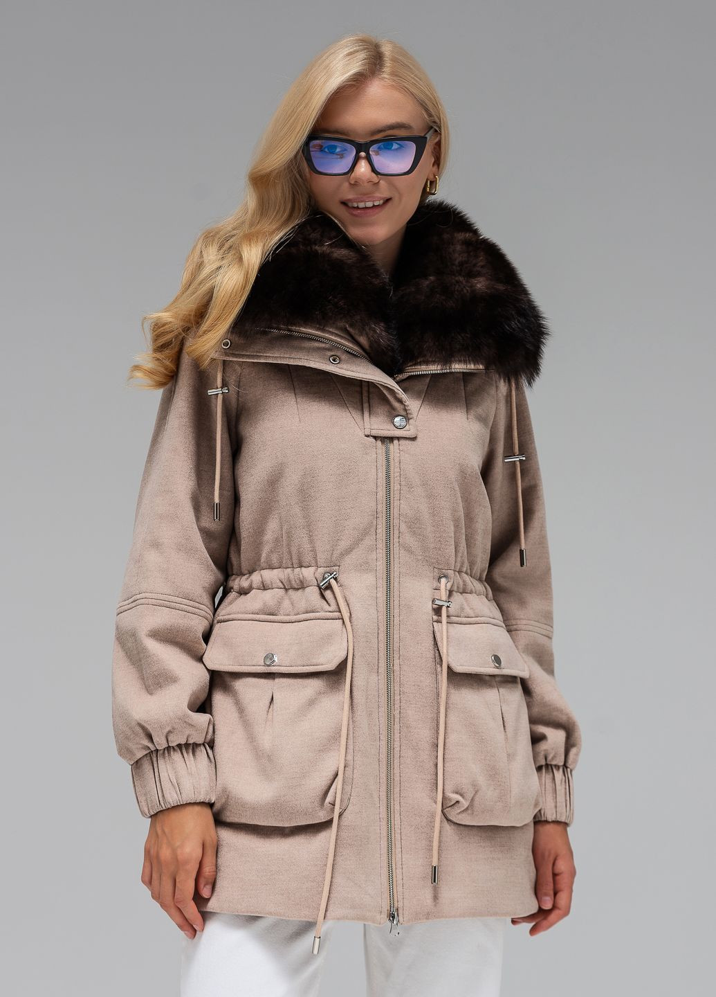 Бежева демісезонна утеплена куртка кашемір з натуральним хутром модель Lasagrada 35520