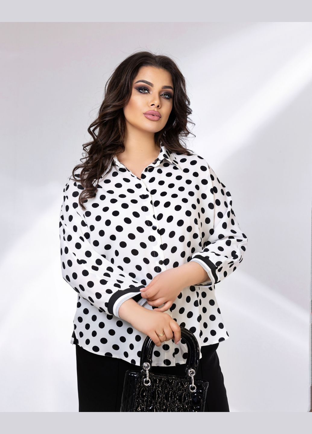 Черно-белая демисезонная трендовая блуза в горошек No Brand